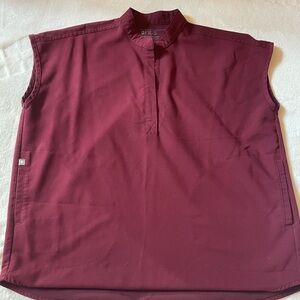 Figs maroon, scrub top, and great condition